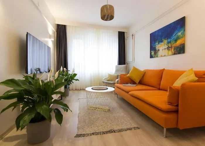 Fully Renovated 2Br Flat In Prime Location At Moda