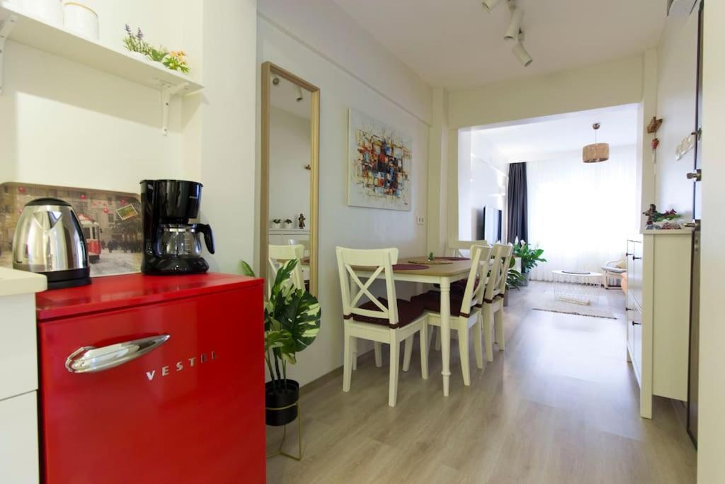 Daire Fully Renovated 2br Flat In Prime Location At Moda *