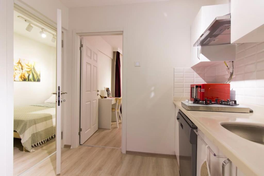 Fully Renovated 2br Flat In Prime Location At Moda Daire İstanbul