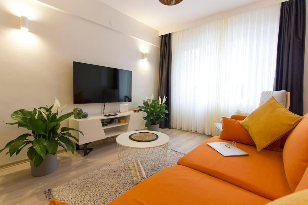 Daire Fully Renovated 2br Flat In Prime Location At Moda *