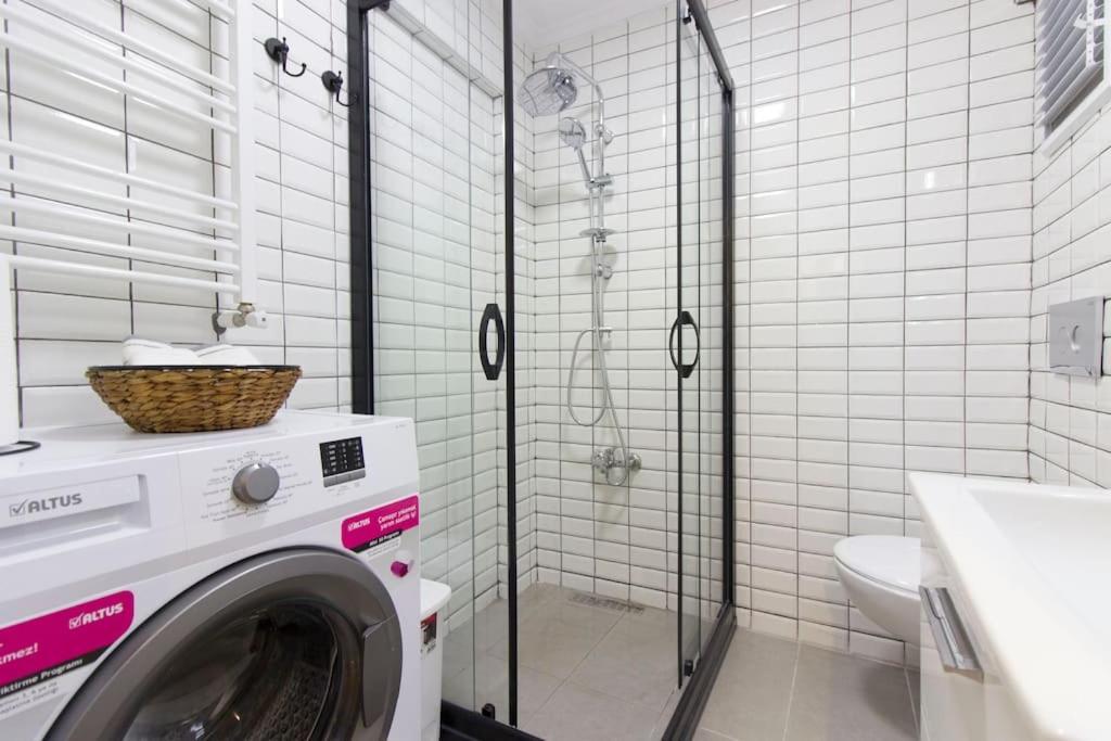 Daire Fully Renovated 2br Flat In Prime Location At Moda